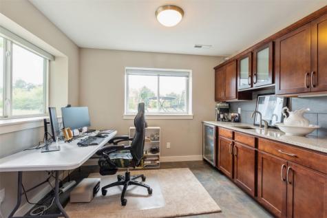 8415 Monterey Drive NE Cedar Rapids IA 52402