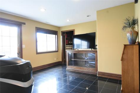 1340 7th Street SW Mt Vernon IA 52314