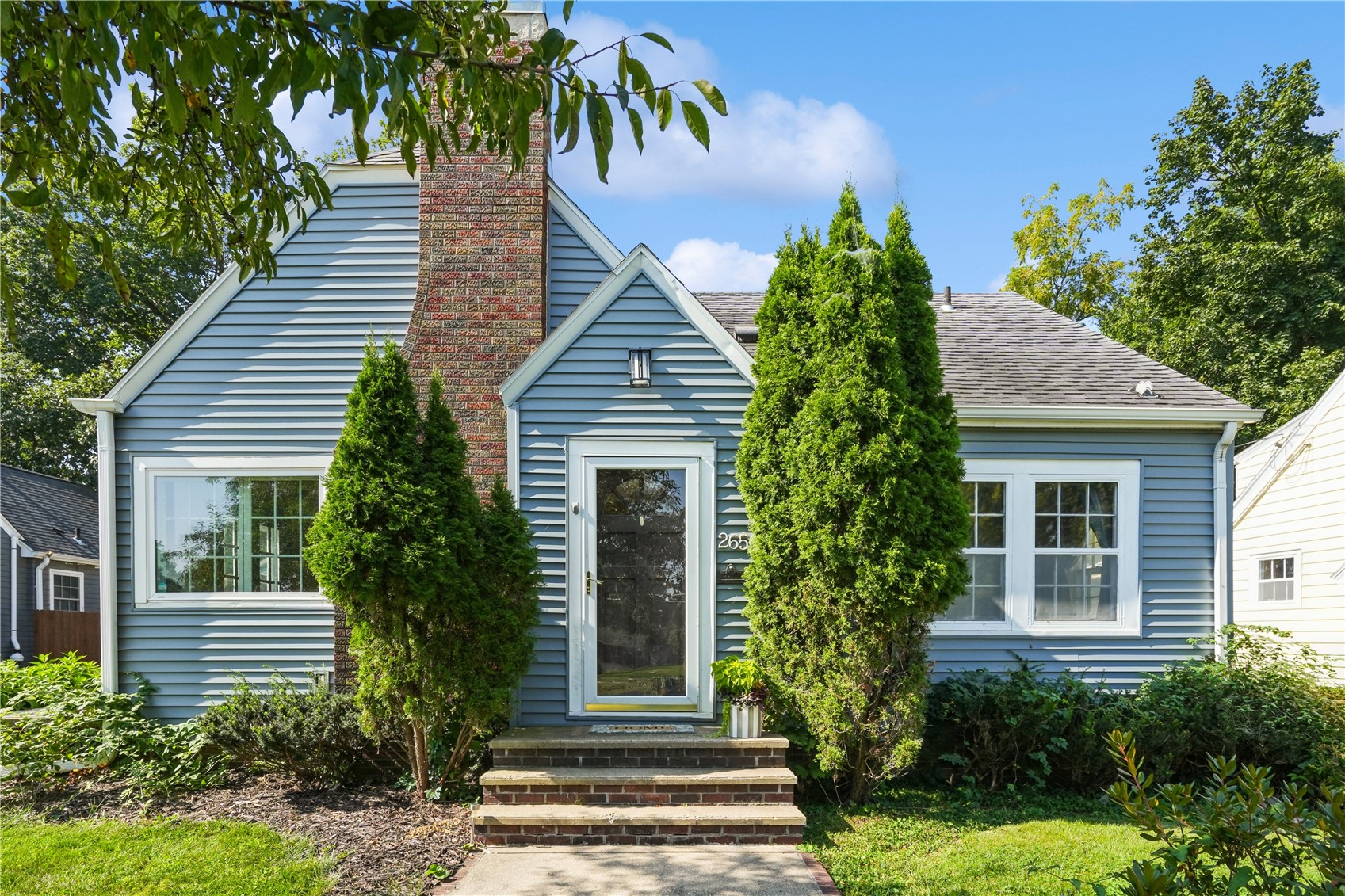 Cedar Rapids IA, 2656 Country Club Parkway SE