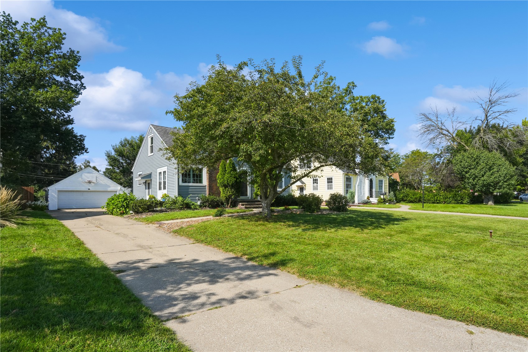 2656 Country Club Parkway SE Cedar Rapids IA 52403