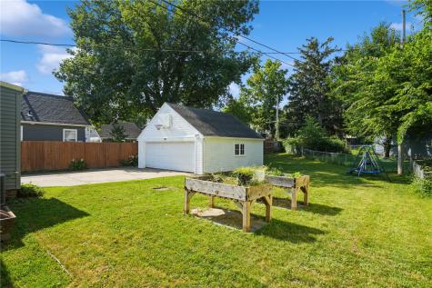 2656 Country Club Parkway SE Cedar Rapids IA 52403
