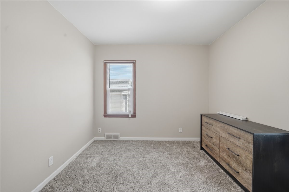 602 E End Avenue IA 50707
