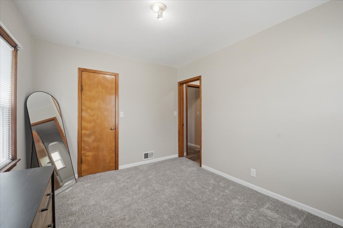 602 E End Avenue IA 50707
