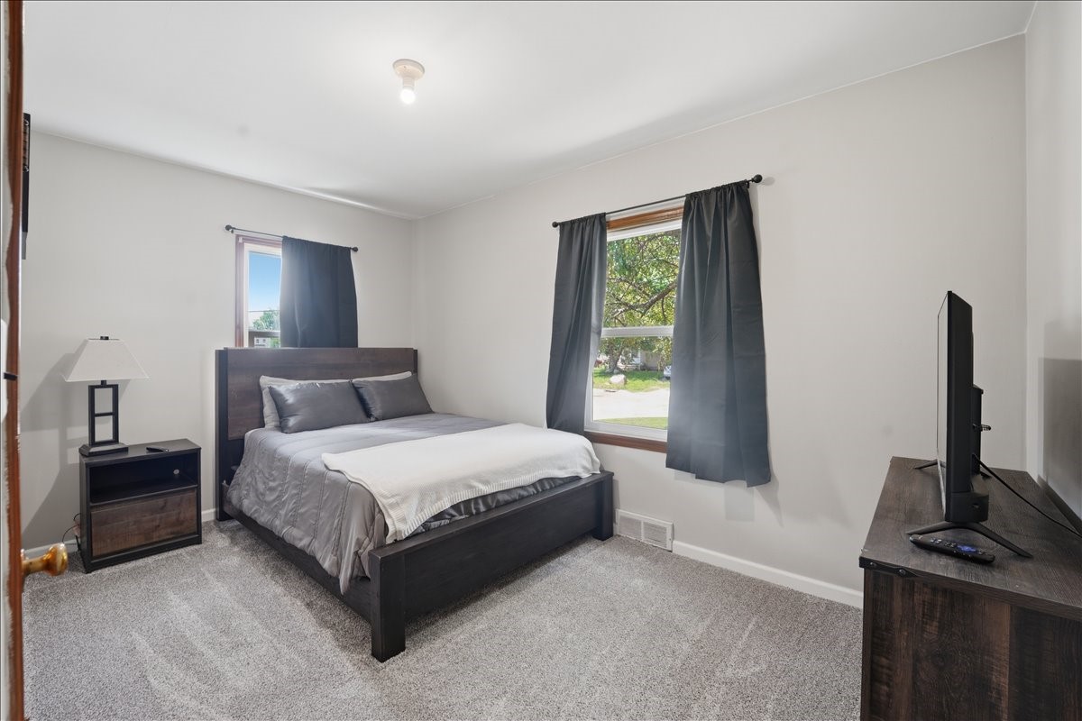 602 E End Avenue IA 50707
