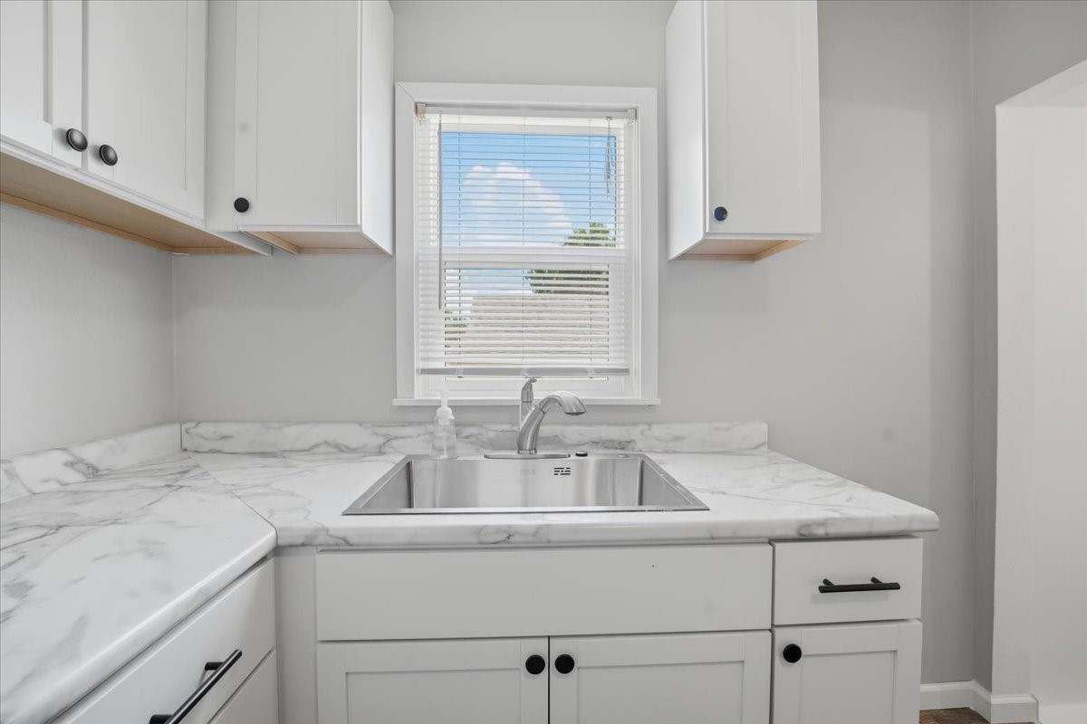 602 E End Avenue IA 50707