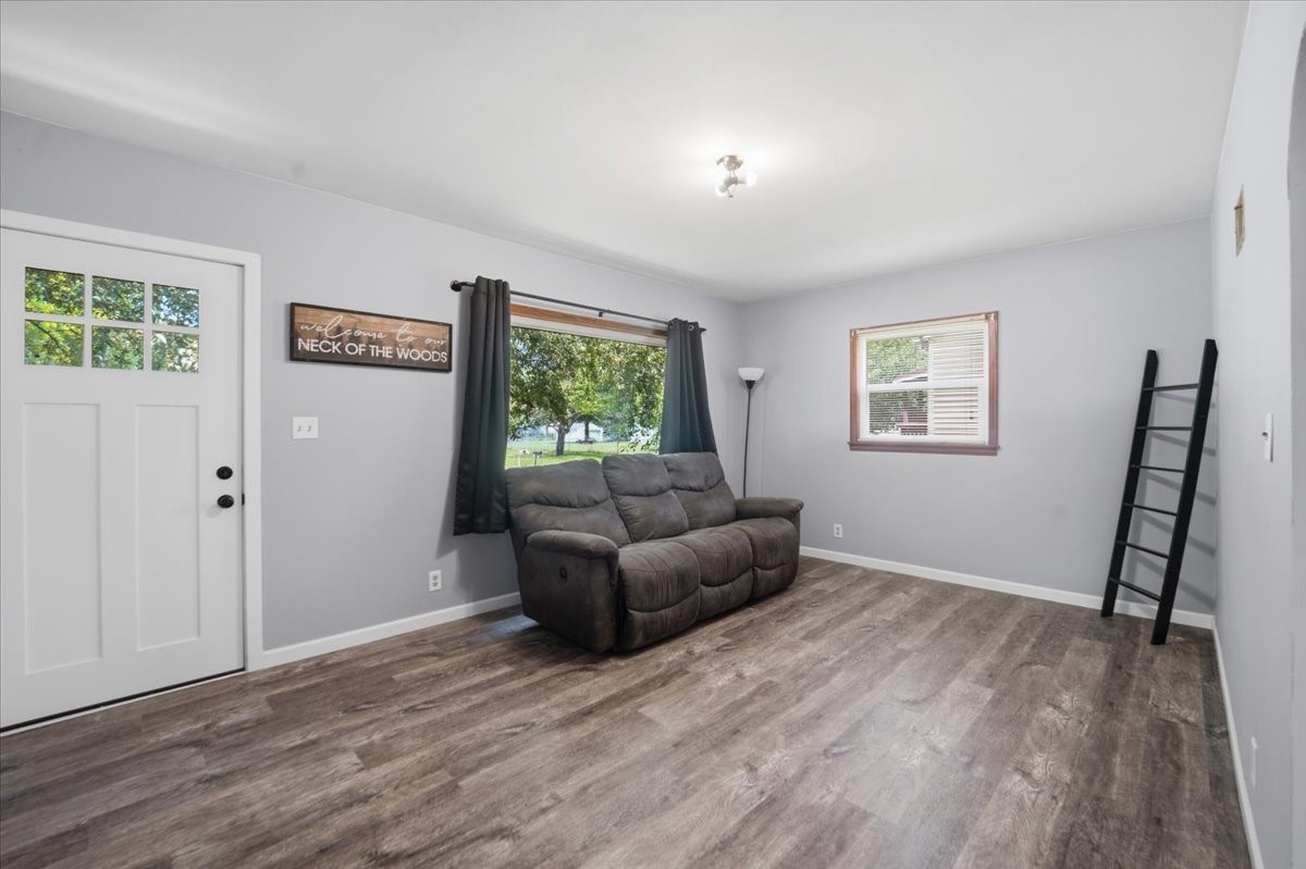 602 E End Avenue IA 50707