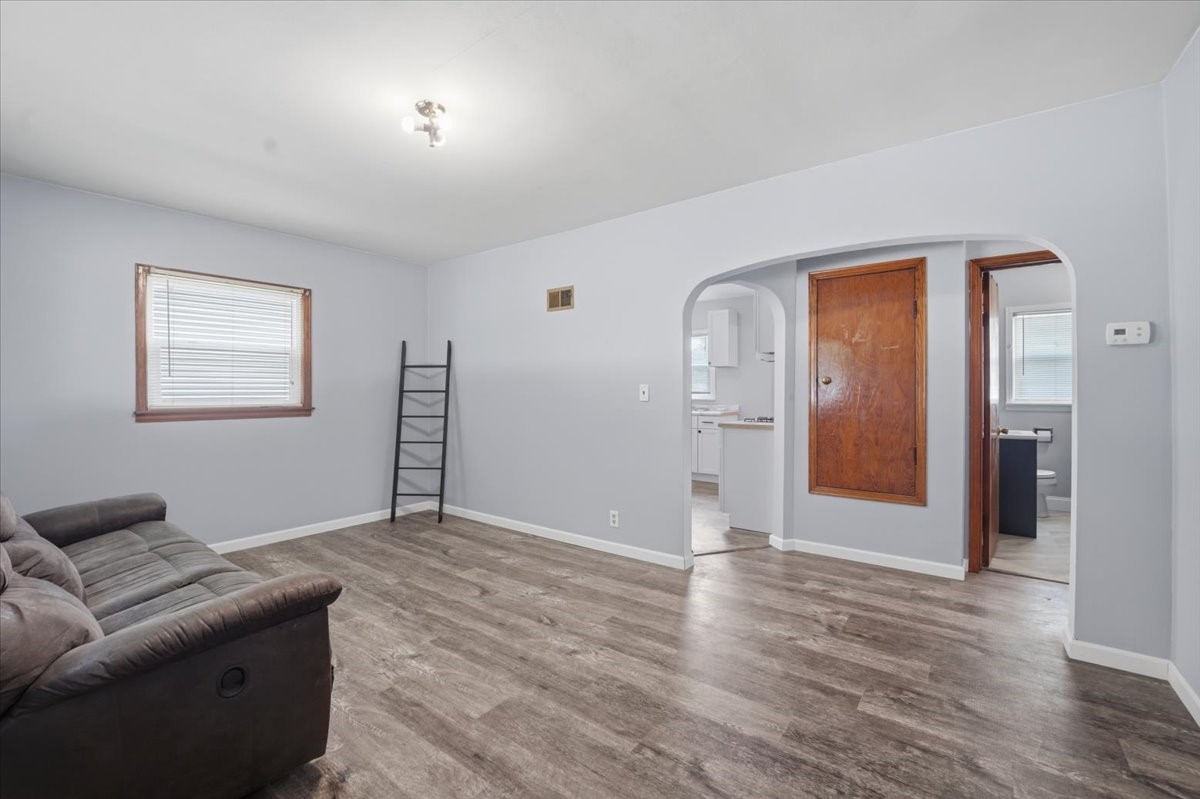 602 E End Avenue IA 50707