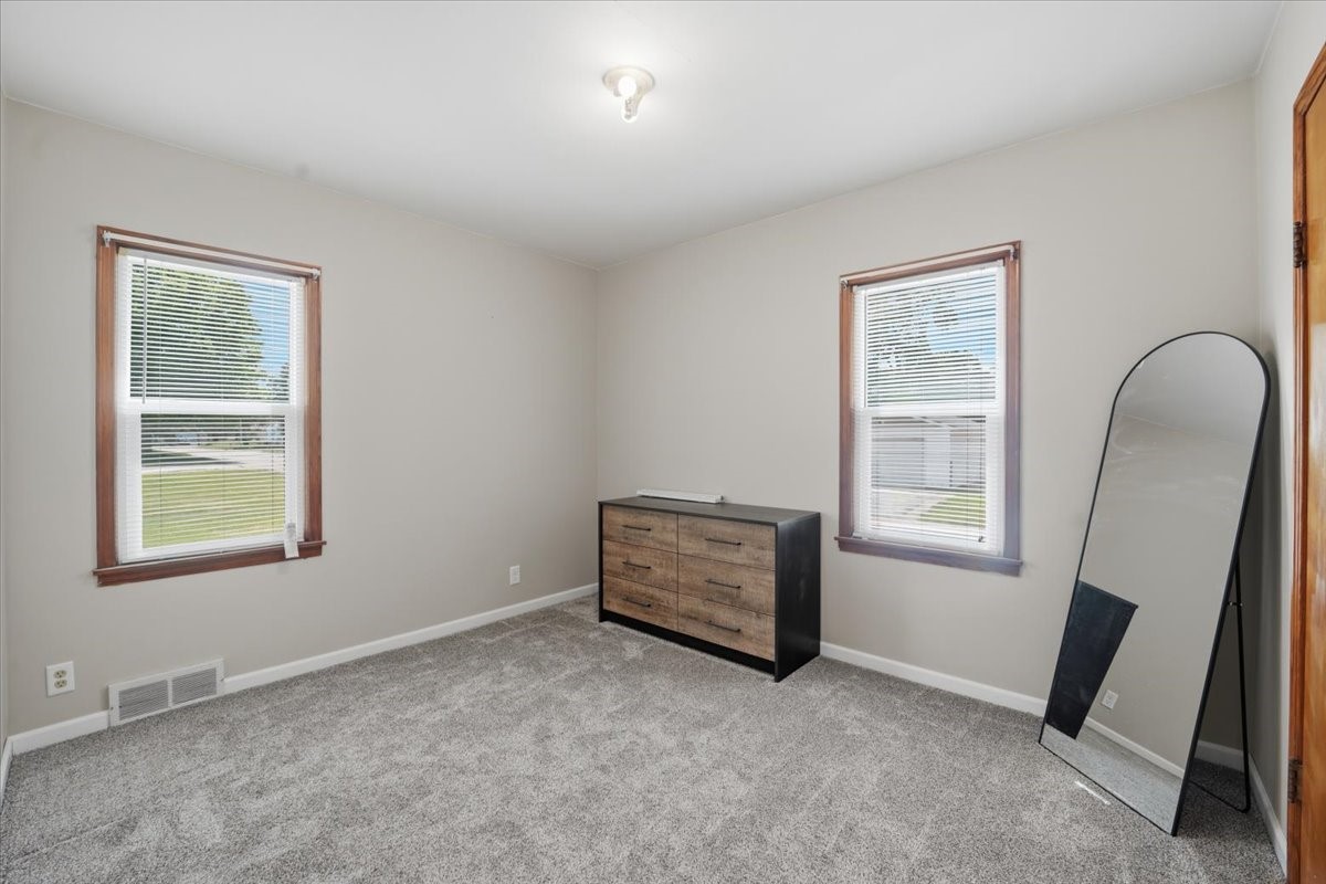 602 E End Avenue IA 50707