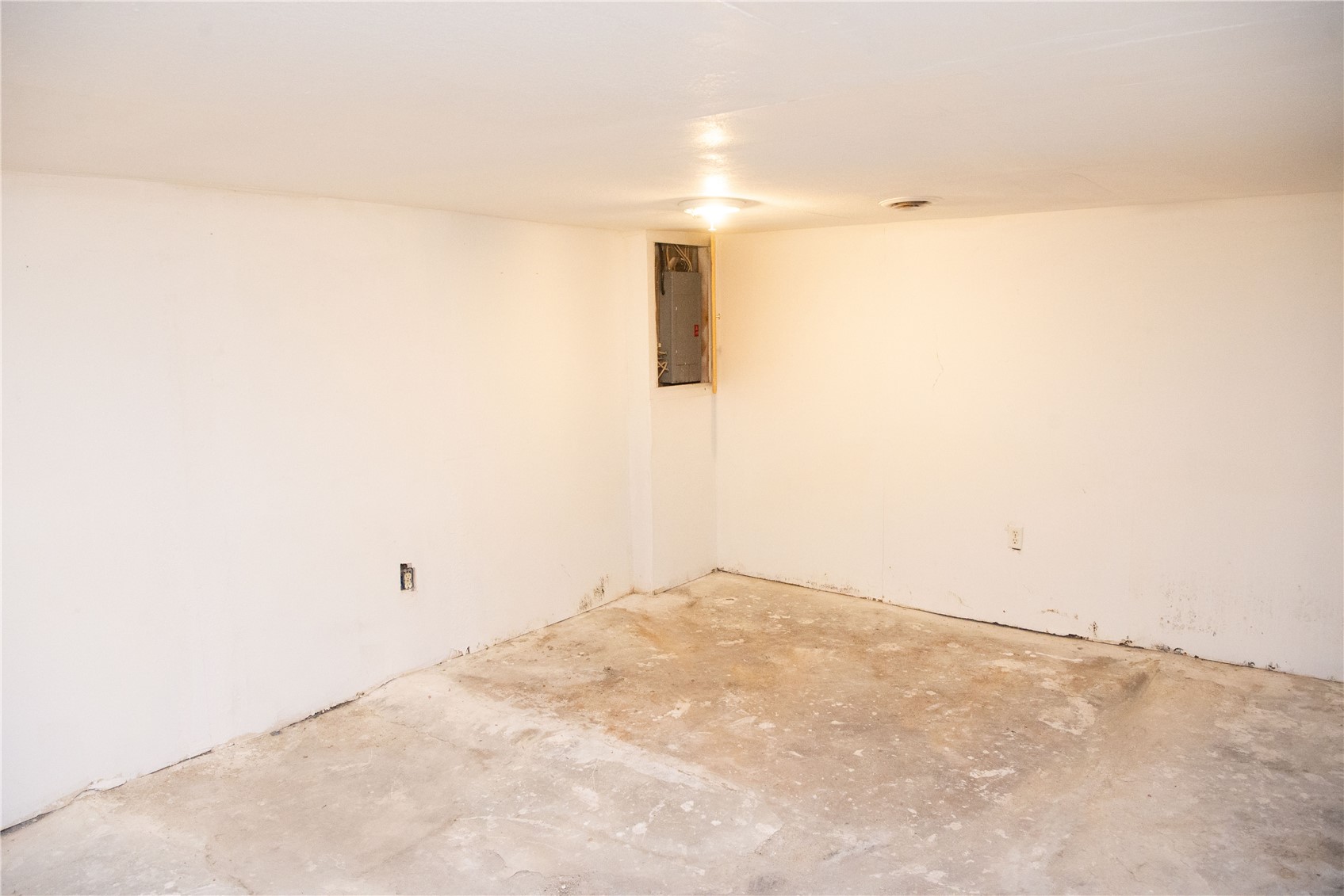 332 Newell Street Waterloo IA 50703