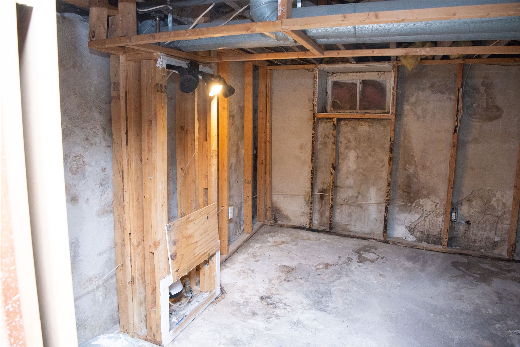 332 Newell Street Waterloo IA 50703