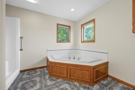 2822 Oak Crest Court NW Cedar Rapids IA 52405