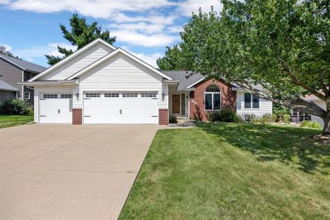 2822 Oak Crest Court NW Cedar Rapids IA 52405