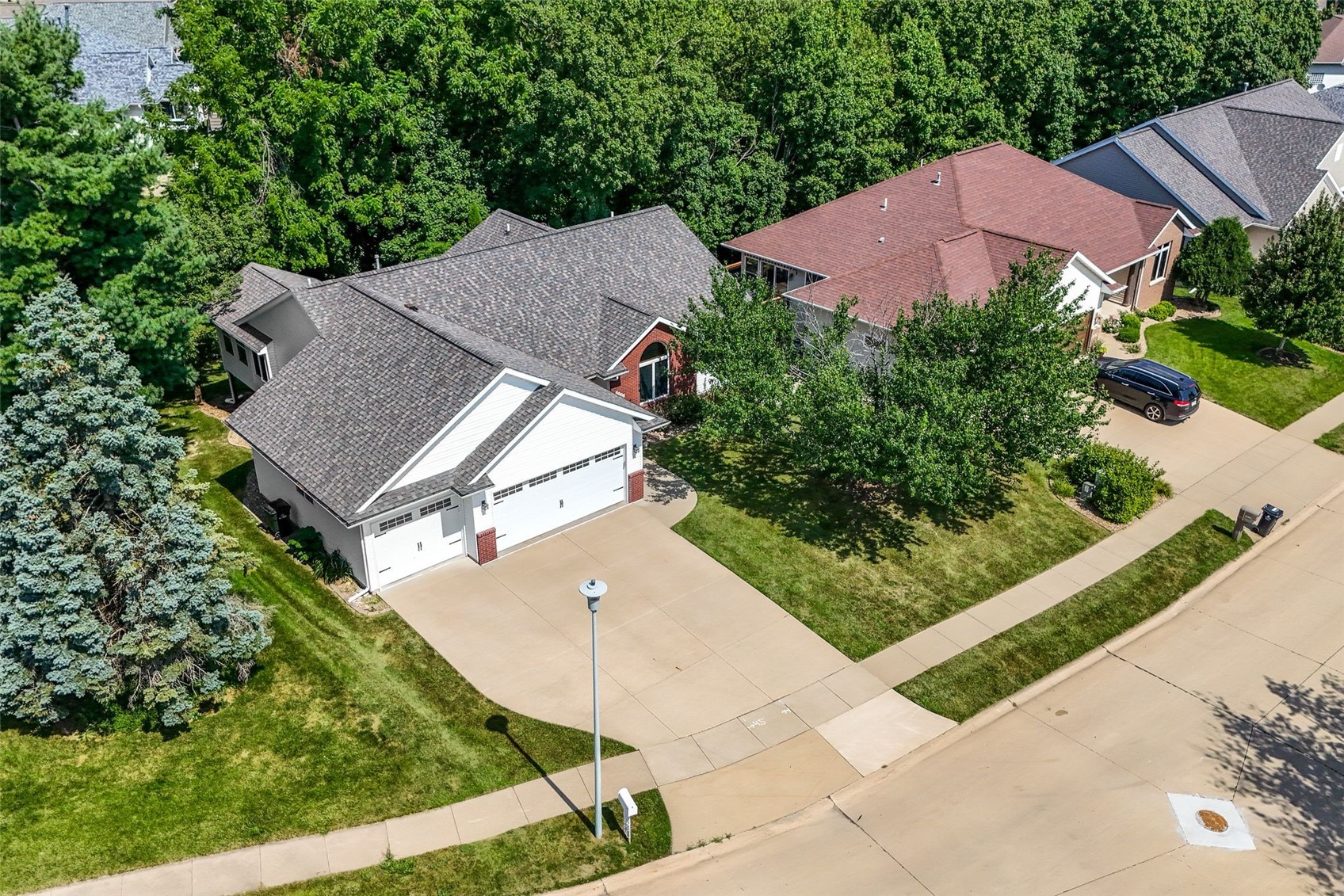 2822 Oak Crest Court NW Cedar Rapids IA 52405