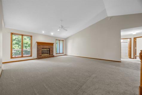 2822 Oak Crest Court NW Cedar Rapids IA 52405