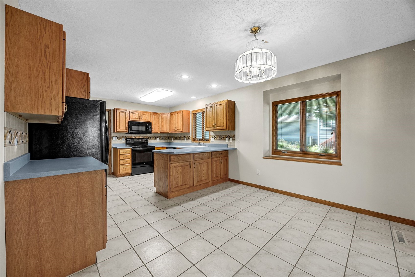 2822 Oak Crest Court NW Cedar Rapids IA 52405