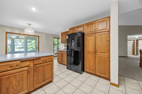 2822 Oak Crest Court NW Cedar Rapids IA 52405