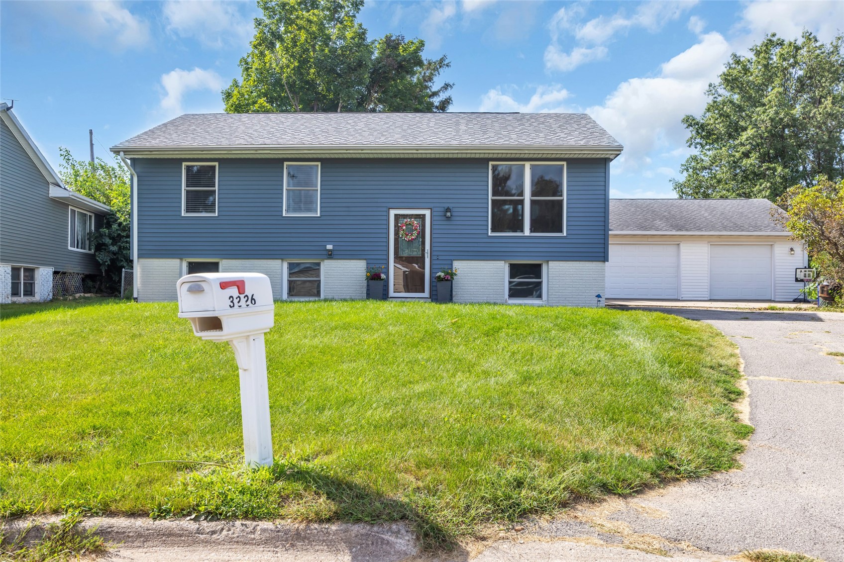 3226 Huxley Lane SW Cedar Rapids IA 52404