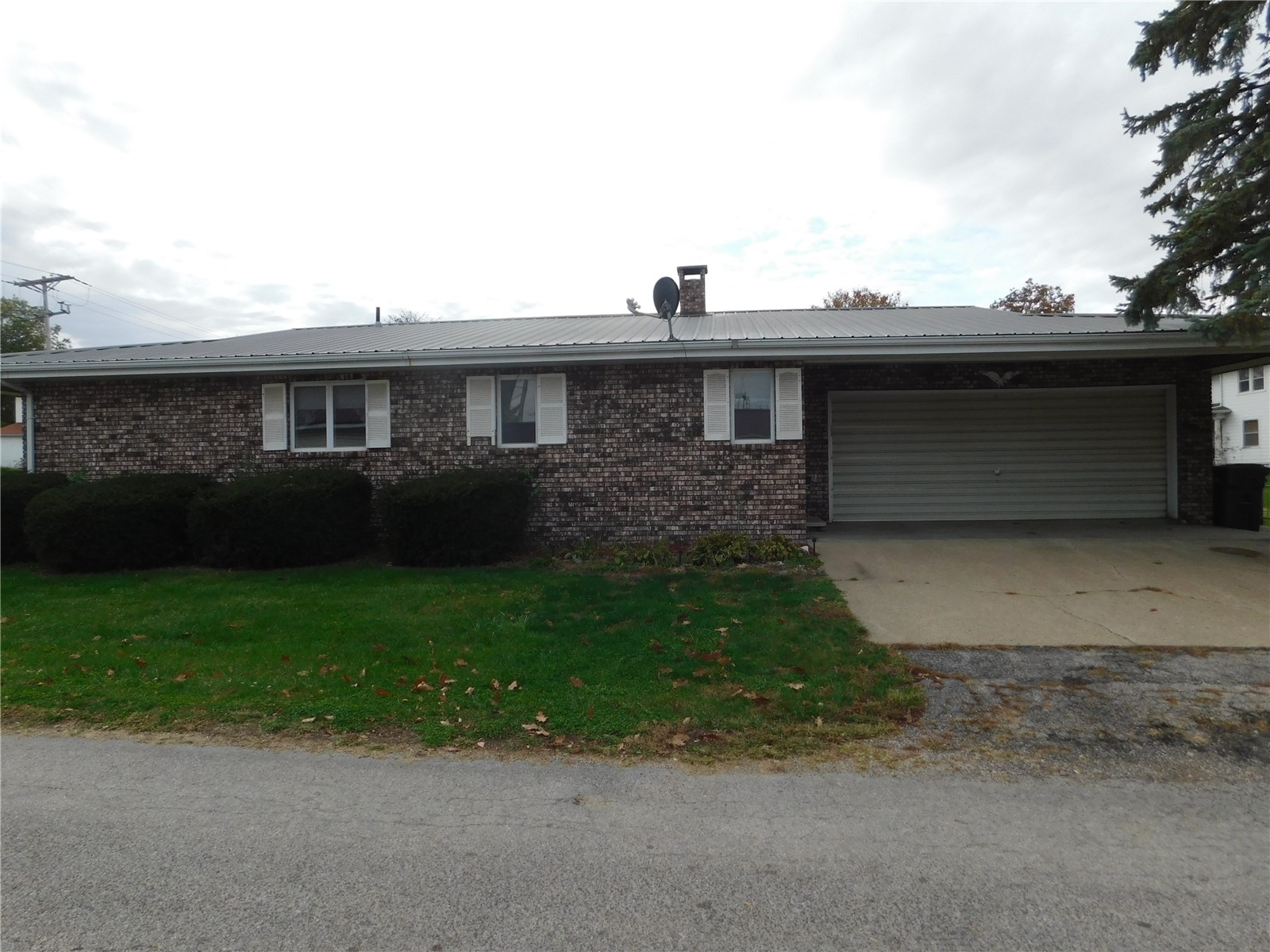 703 Smith Street Clarence IA 52216