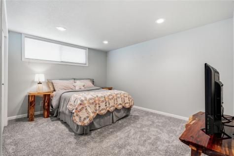 213 Hanover Road SW Cedar Rapids IA 52404