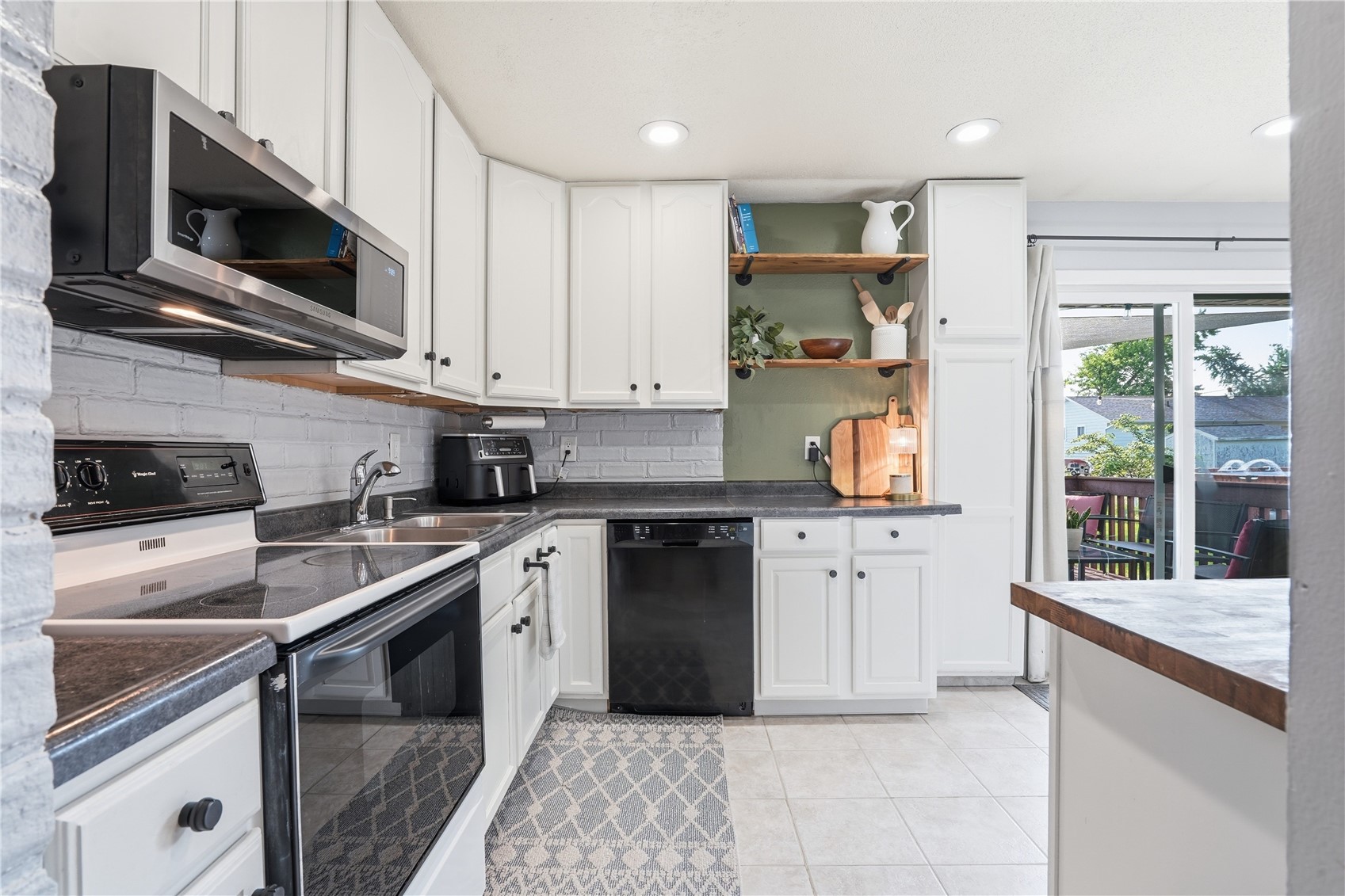 213 Hanover Road SW Cedar Rapids IA 52404