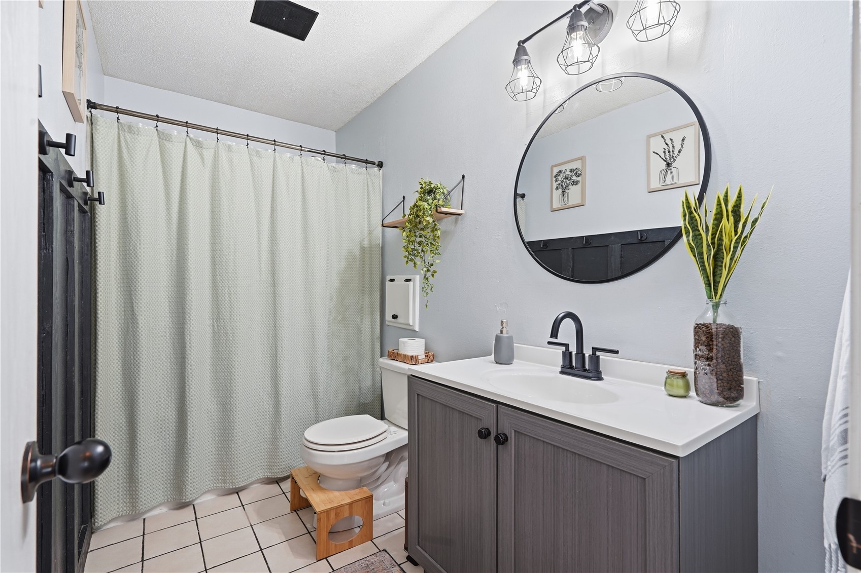 213 Hanover Road SW Cedar Rapids IA 52404