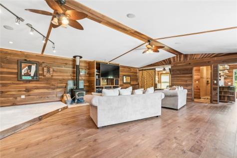 4902 Broadway Drive SE Cedar Rapids IA 52403