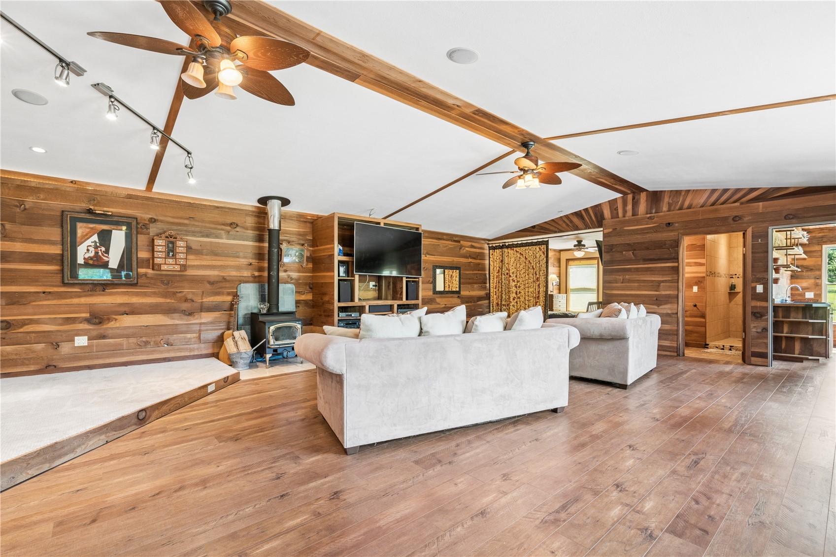 4902 Broadway Drive SE Cedar Rapids IA 52403