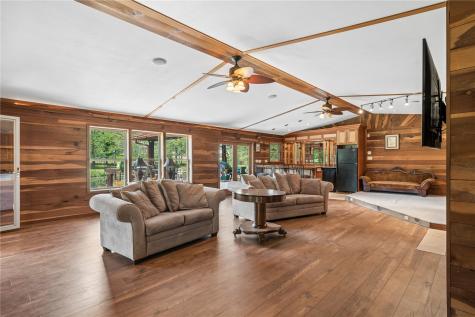 4902 Broadway Drive SE Cedar Rapids IA 52403
