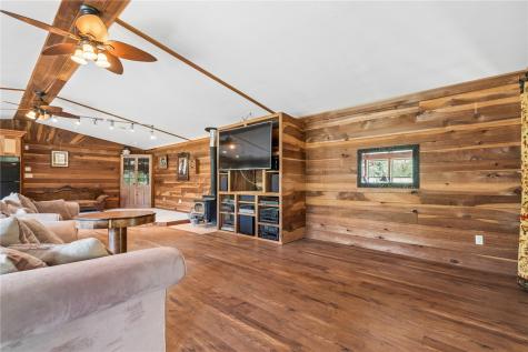 4902 Broadway Drive SE Cedar Rapids IA 52403