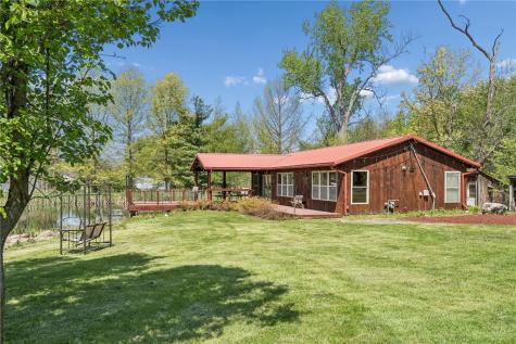 4902 Broadway Drive SE Cedar Rapids IA 52403