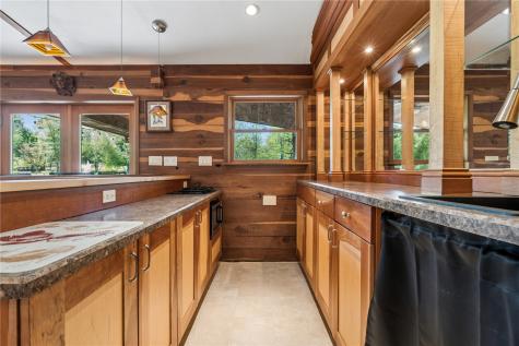 4902 Broadway Drive SE Cedar Rapids IA 52403