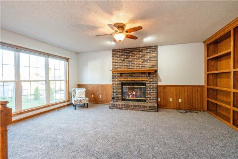 4635 Coventry Lane NE Cedar Rapids IA 52402