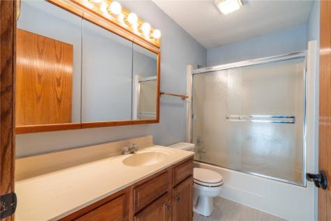 4635 Coventry Lane NE Cedar Rapids IA 52402