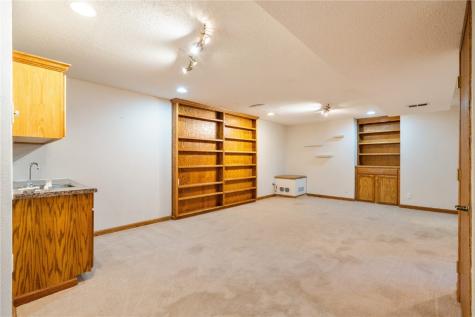 4635 Coventry Lane NE Cedar Rapids IA 52402
