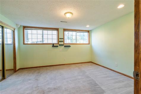 4635 Coventry Lane NE Cedar Rapids IA 52402