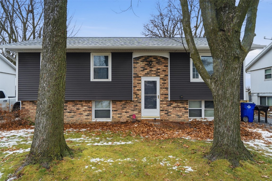 6807 Kingswood Lane NE Cedar Rapids IA 52402