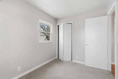 6807 Kingswood Lane NE Cedar Rapids IA 52402