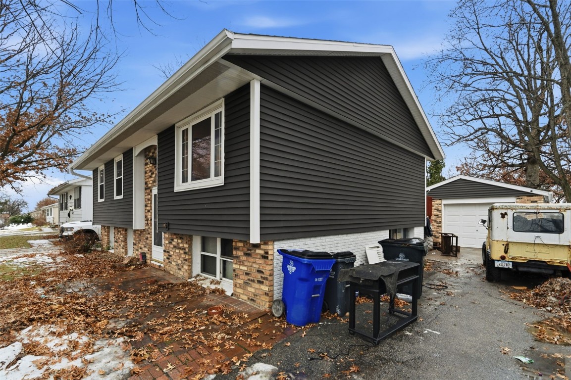 6807 Kingswood Lane NE Cedar Rapids IA 52402