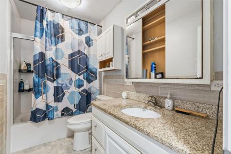 6807 Kingswood Lane NE Cedar Rapids IA 52402