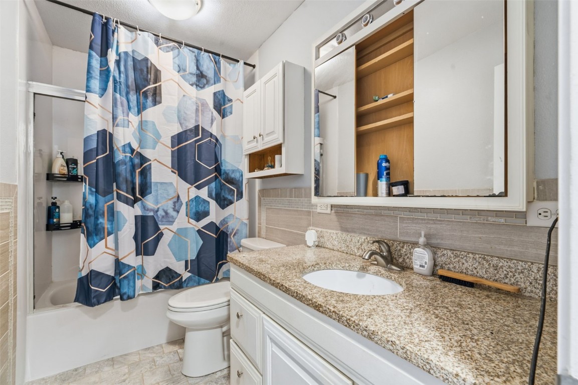 6807 Kingswood Lane NE Cedar Rapids IA 52402