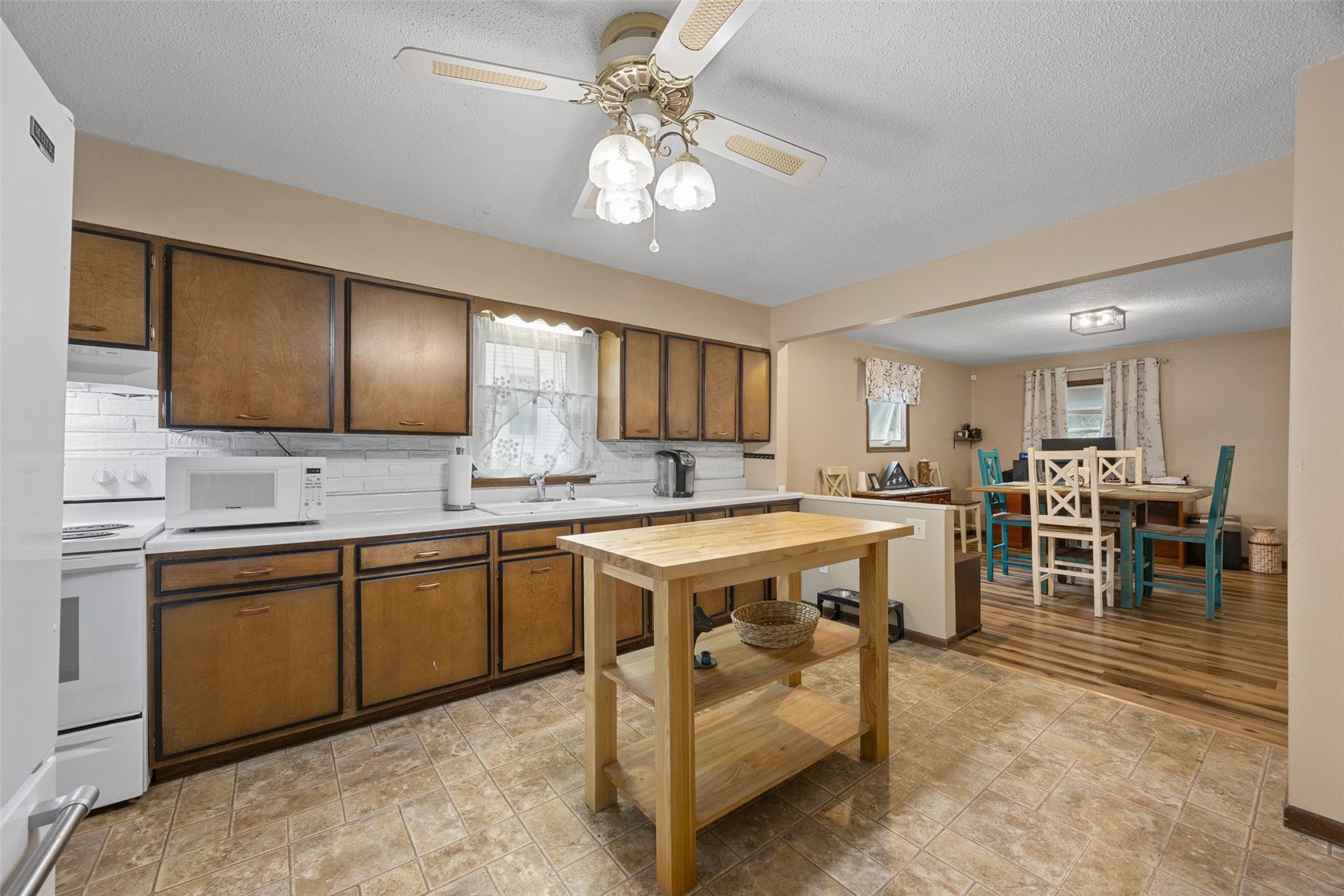 288 W Randolph Marengo IA 52301