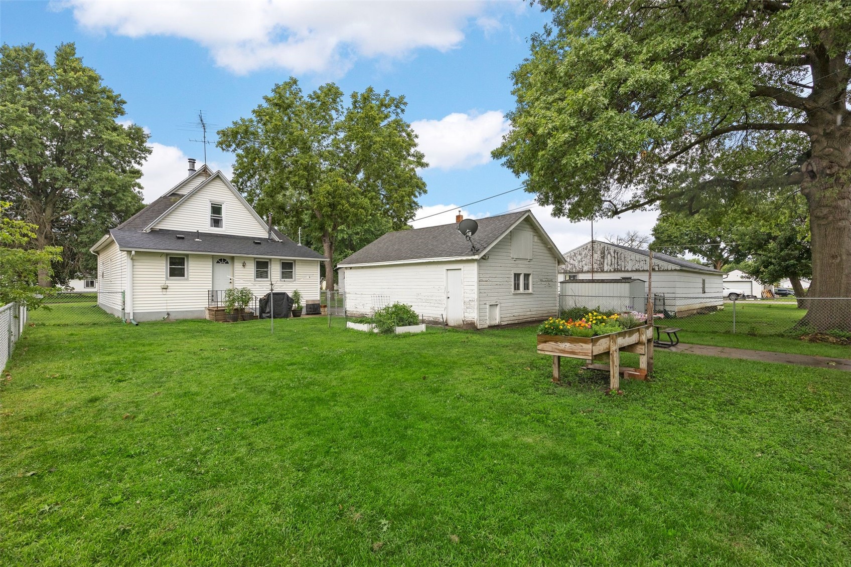 288 W Randolph Marengo IA 52301