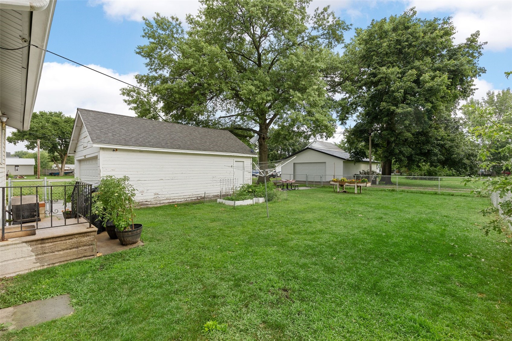 288 W Randolph Marengo IA 52301