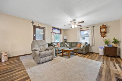 288 W Randolph Marengo IA 52301