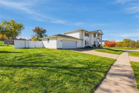 321 Green Valley Terrace Cedar Rapids IA 52403