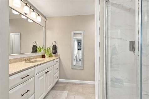 321 Green Valley Terrace Cedar Rapids IA 52403