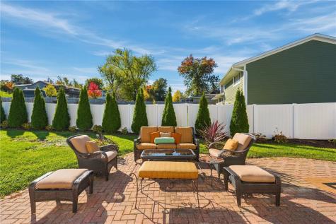 321 Green Valley Terrace Cedar Rapids IA 52403