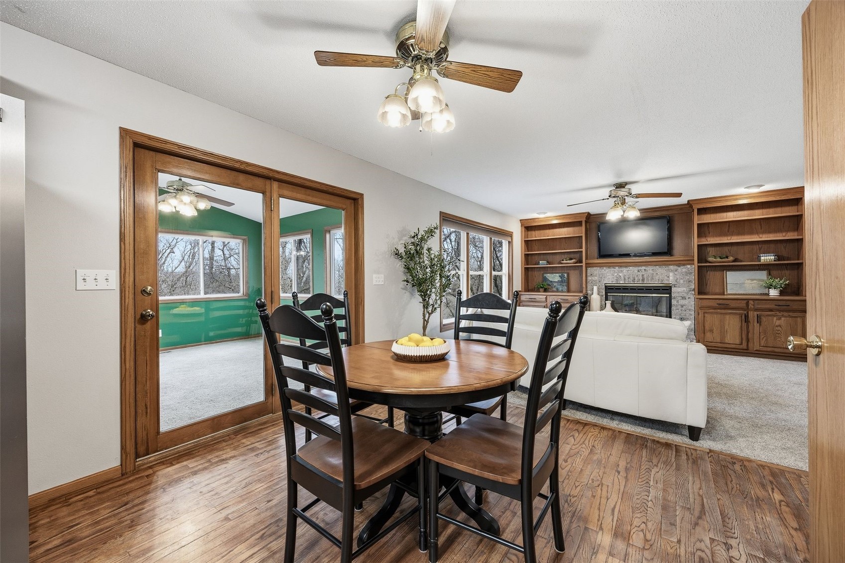 3905 Riverside Drive NE Cedar Rapids IA 52402