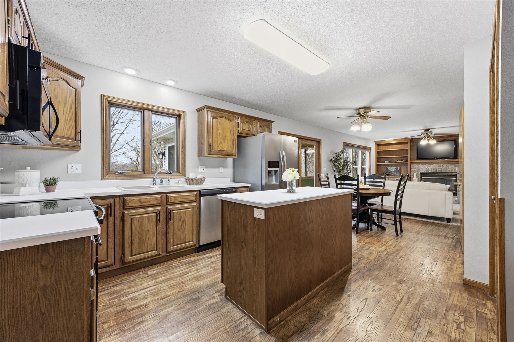 3905 Riverside Drive NE Cedar Rapids IA 52402