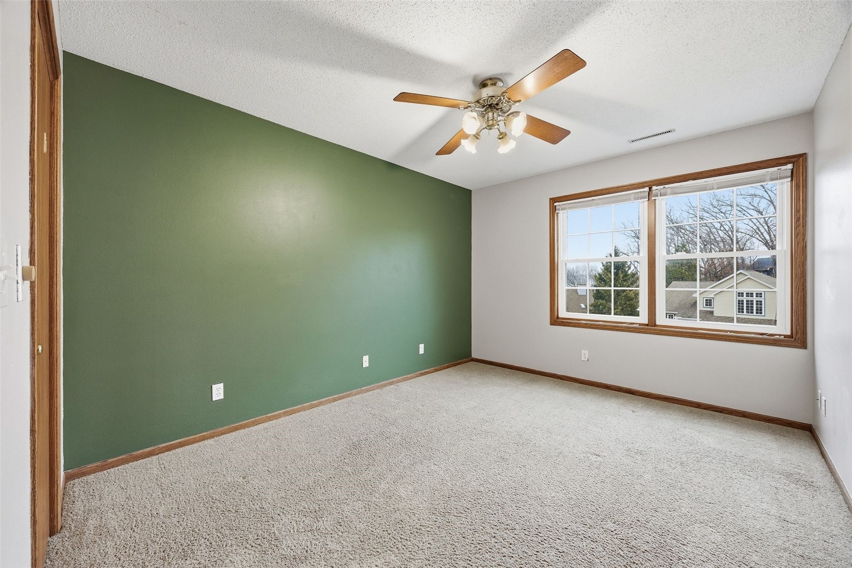 3905 Riverside Drive NE Cedar Rapids IA 52402